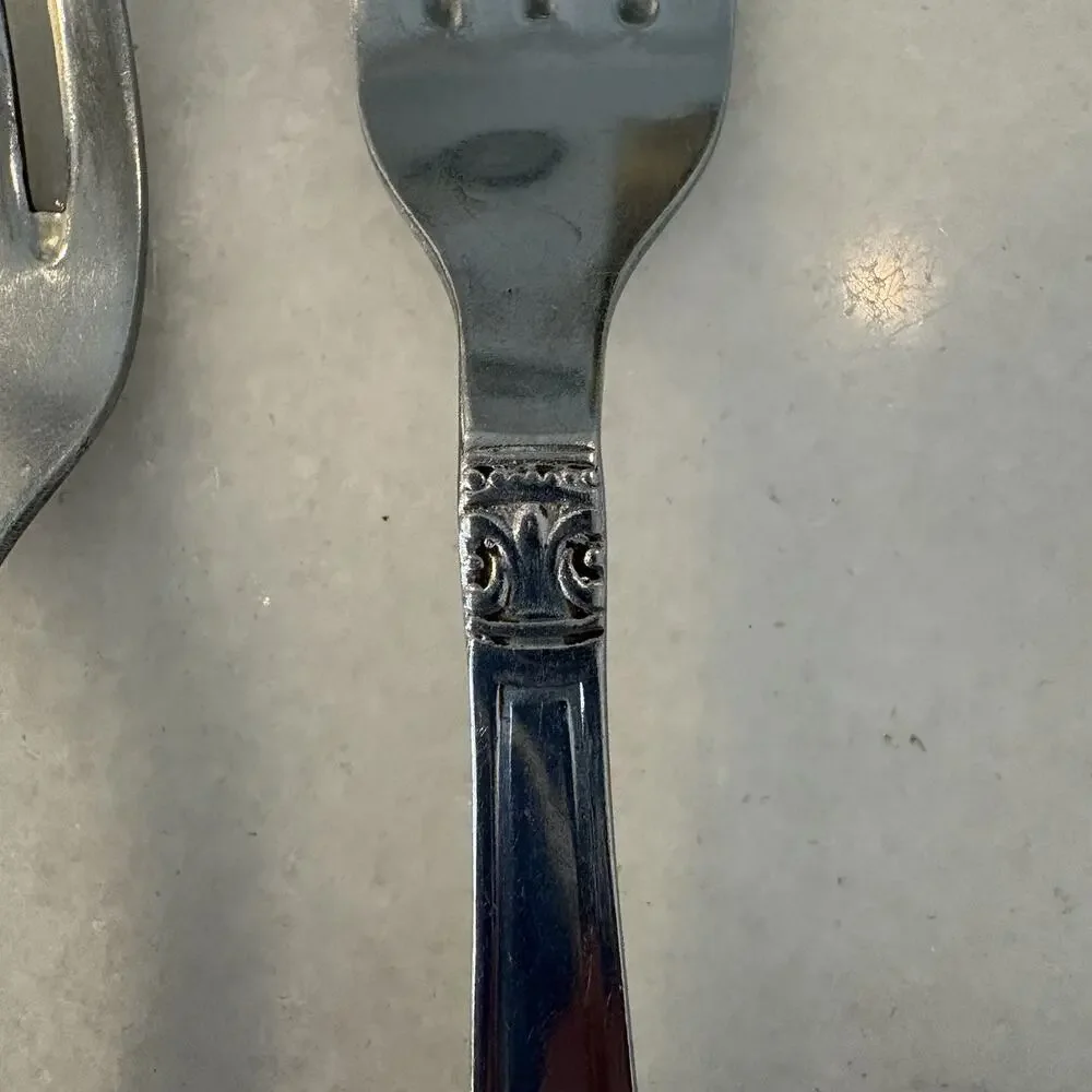 Vintage Inoxpran Italy 18/10 Stainless Steel Dinner Forks Ornate Scroll Pattern